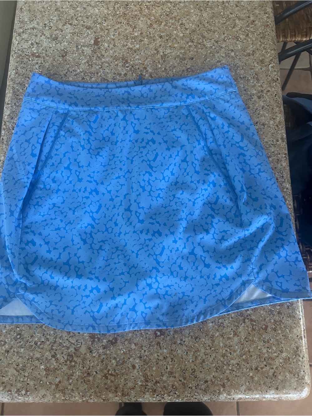 Vineyard Vines Blue Floral Athletic Skirt with Subtle Print